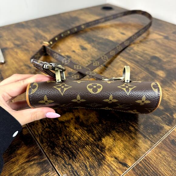 Louis Vuitton Vintage Monogram Florentine Pouch with Crossbody Strap Authentic - Picture 14 of 16